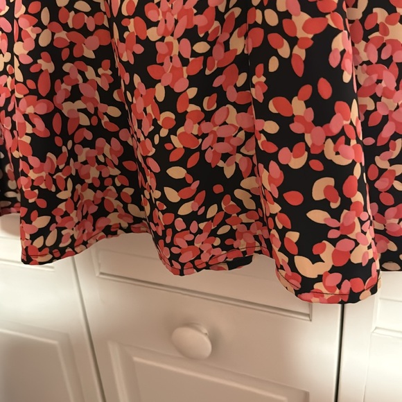 This is a printed skirt that is lined and beautiful - Picture 3 of 5